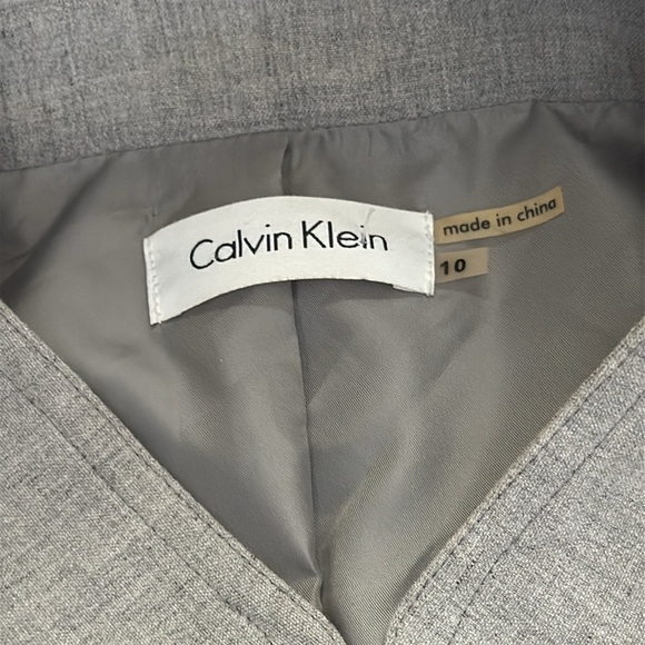 Calvin Klein Gray Sheath Dress with Cap Sleeves and Mandarin Collar - Picture 4 of 6